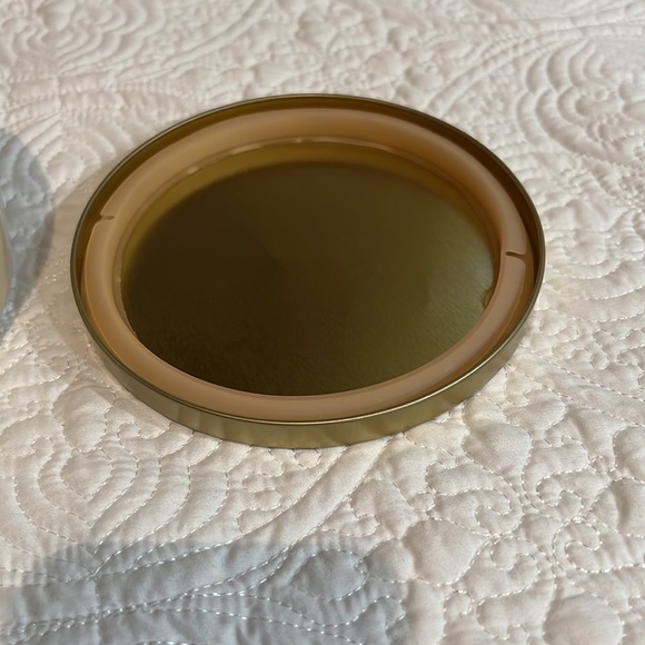 Le Chandelle Vanilla Bean Blossom three wick candle, new - Picture 5 of 8